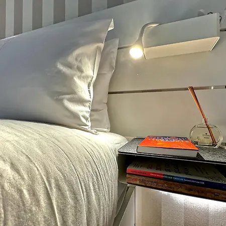 Porta Da Muralha De 1375 アパート *