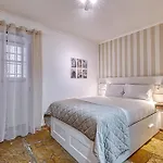 Apartment Porta Da Muralha De 1375 Lisbon