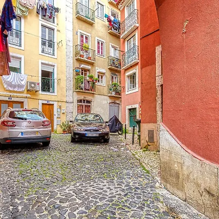 Porta Da Muralha De 1375 * Лиссабон