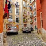 Porta Da Muralha De 1375 * Lisboa