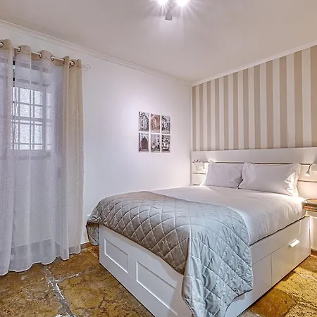 Apartamento Porta Da Muralha De 1375 Lisboa