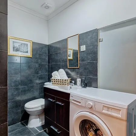 Porta Da Muralha De 1375 * Lisboa